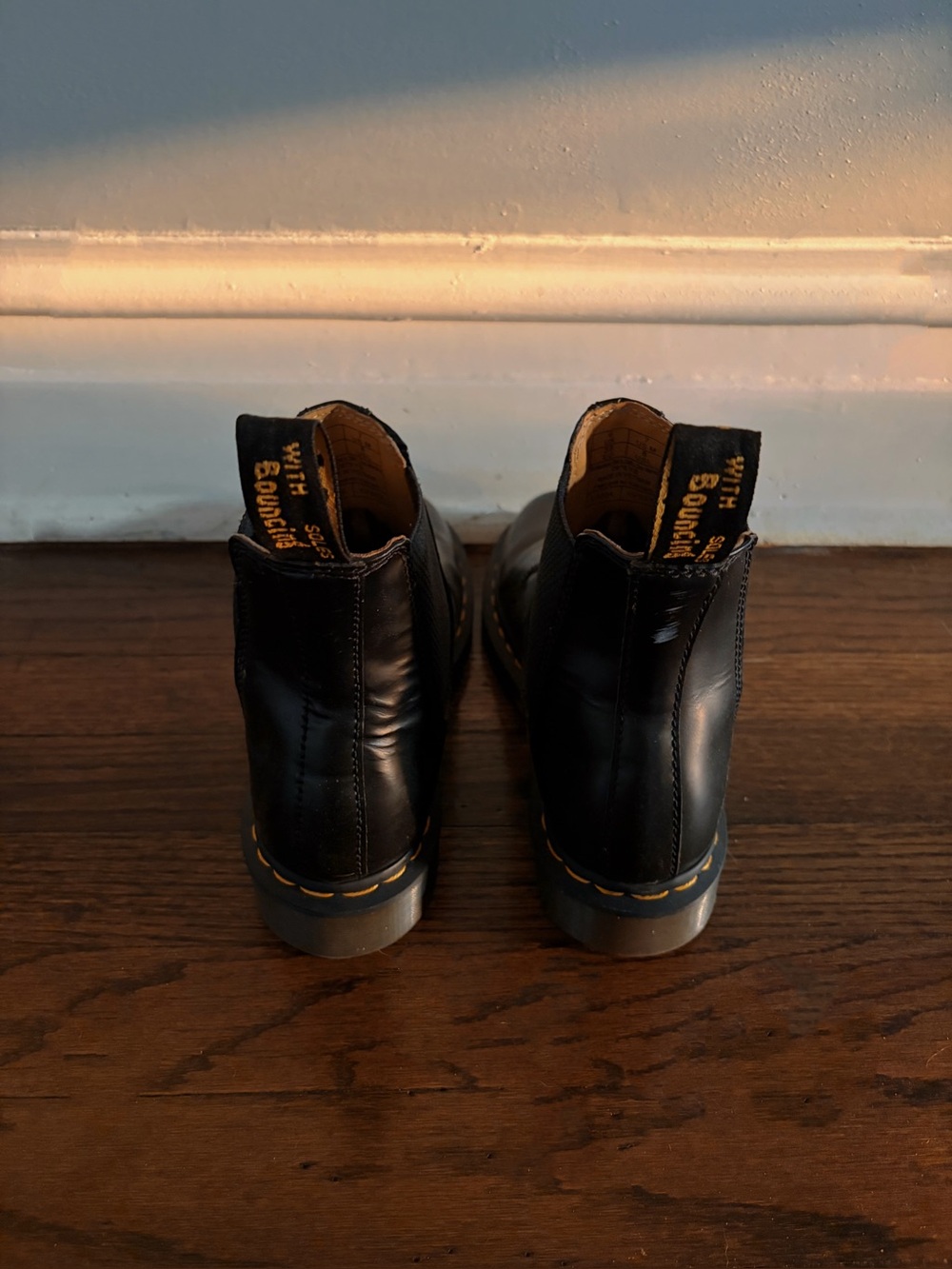 Doc Martens Chelsea Boots 8 Womens USA View 3